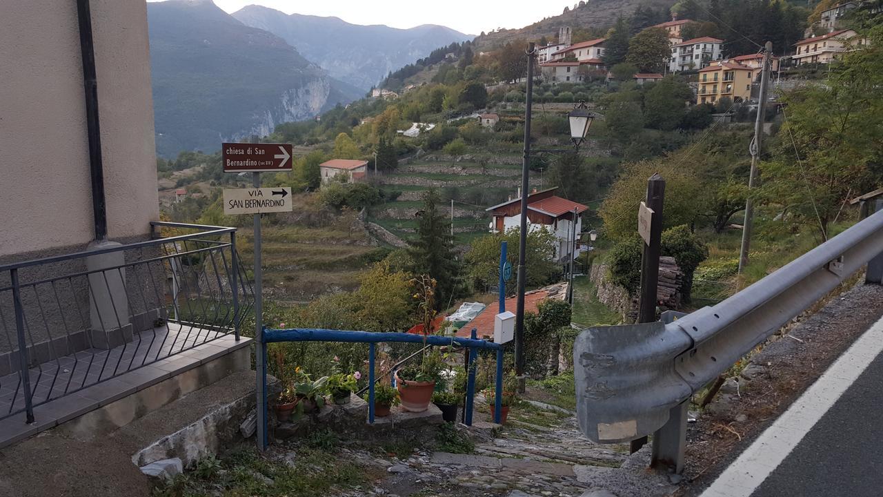Casa Vacanze Da Oscar Villa Triora Bagian luar foto